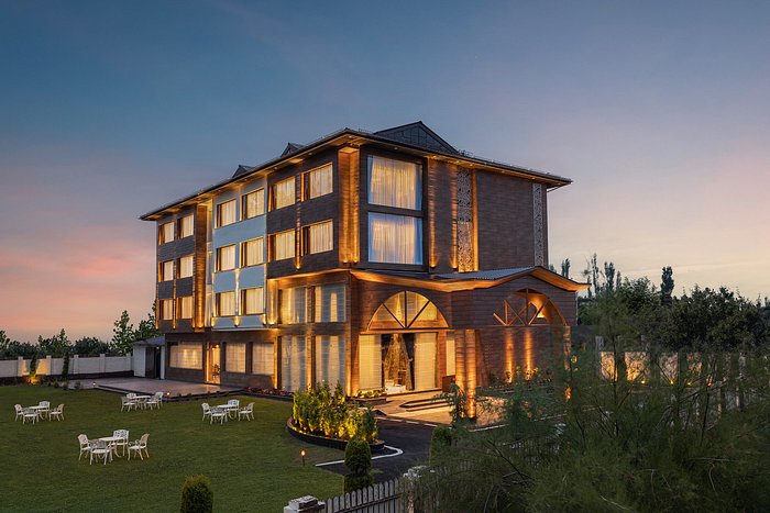 WelcomHeritage Grand
